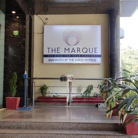 Hotel The Marque Mathura Esterno foto
